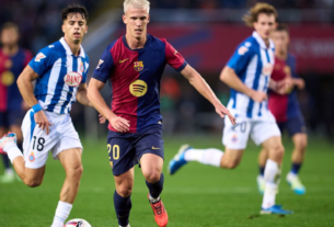 O Barcelona derrotou o Espanyol por 3 a 1 em um confronto pela La Liga no Estádio Olímpic Lluís Companys. Desde o início, o Barça mostrou sua superioridade, com um gol rápido de Dani Olmo aos 12 minutos. Em uma jogada bem trabalhada, Raphinha ampliou para 2 a 0 aos 23 minutos, e Olmo marcou seu segundo gol aos 31 minutos, encerrando o primeiro tempo com um sólido placar de 3 a 0. O Espanyol reagiu no segundo tempo, quando Javi Puado conseguiu descontar aos 63 minutos, mas o Barcelona seguiu no controle do jogo, neutralizando novas tentativas do adversário. Essa vitória reforça a posição do Barcelona na parte superior da tabela, colocando a equipe como uma das favoritas ao título da temporada. Para o Espanyol, que está lutando para se afastar das últimas colocações, a derrota representa um desafio adicional na sua luta pela permanência na elite do futebol espanhol. Com cerca de 49 mil torcedores presentes, o jogo também foi marcado por momentos de tensão, incluindo um gol anulado do Espanyol após revisão pelo VAR. Ao final, a atuação convincente do Barcelona deixou claro seu bom momento na competição e suas aspirações para a temporada.