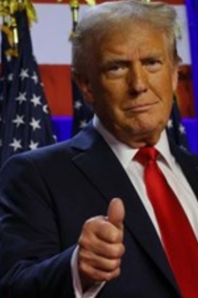 Título: Trump, Vance e Kamala Harris: Novos Embates Políticos Agitam os EUA e Mostram Diferenças nas Pesquisas de Voto Resumo: Trump, Vance e Kamala Harris se envolvem em polêmicas que aquecem o cenário político dos EUA, revelando a preferência dos eleitores. Notícia: Nos últimos dias, Donald Trump, J.D. Vance e a vice-presidente Kamala Harris têm sido protagonistas de debates intensos que refletem a polarização política dos Estados Unidos. Trump, ex-presidente e candidato para as eleições de 2024, continua a reunir seguidores em comícios e, segundo pesquisas recentes, conta com cerca de 40% das intenções de voto entre republicanos. Seu forte apoio popular indica que muitos eleitores conservadores ainda acreditam em suas promessas de reformas rigorosas, especialmente em temas como imigração e economia. Ao lado de Trump, J.D. Vance, senador republicano por Ohio, defende pautas conservadoras e está consolidado como uma figura influente para a base republicana. Embora não esteja concorrendo à presidência, Vance recebeu amplo apoio entre conservadores em seu estado, com uma aprovação que gira em torno de 65% entre republicanos locais. Ele critica frequentemente Kamala Harris e as políticas da administração Biden, especialmente em questões de segurança nas fronteiras e energia, temas de alta relevância para seu eleitorado. Por outro lado, Kamala Harris, vice-presidente e figura importante do governo Biden, tem concentrado esforços para garantir o apoio democrata e ganhar a confiança de eleitores moderados. Pesquisas mostram que Harris mantém aproximadamente 35% das intenções de voto entre democratas, enquanto a administração Biden no geral conta com cerca de 45% de aprovação nacional. Em suas falas recentes, Harris defendeu iniciativas voltadas para direitos civis e mudanças climáticas, e respondeu às críticas da oposição, enfatizando a importância de políticas inclusivas. Esses números refletem a polarização atual e mostram a diversidade de apoio entre eleitores de diferentes espectros ideológicos, preparando o cenário para uma eleição em 2024 marcada pela disputa acirrada. Tags: Donald Trump, J.D. Vance, Kamala Harris, eleições EUA, intenções de voto, polarização política, Estados Unidos, democratas, republicanos